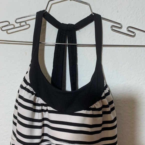 LULULEMON Twin Stripe Scoop Me Up Tank II Built In Bra Work Out Top - Picture 3 of 7